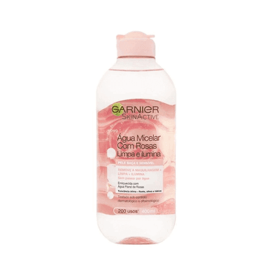 agua micelar con rosas